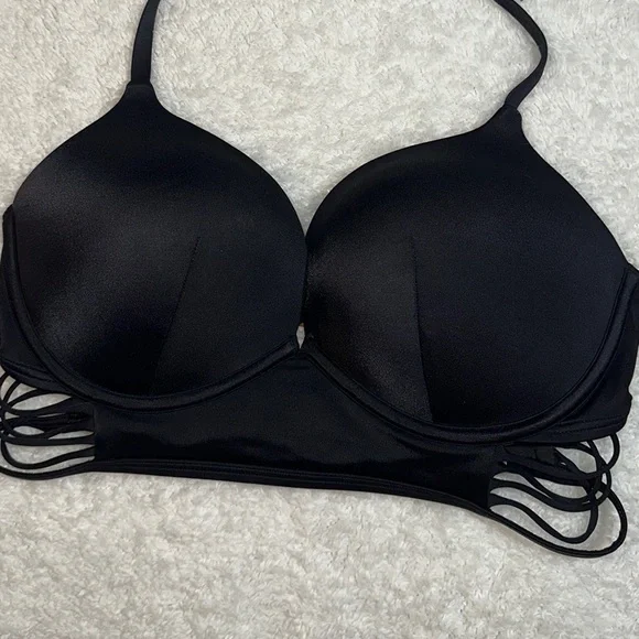 Victoria’s Secret size 34D push-up, black swimsuit top. Perfect condition🖤 - Picture 3 of 10